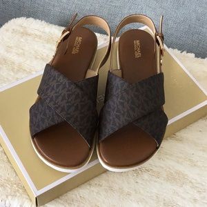 🖤 Sale! MK logo Sandal